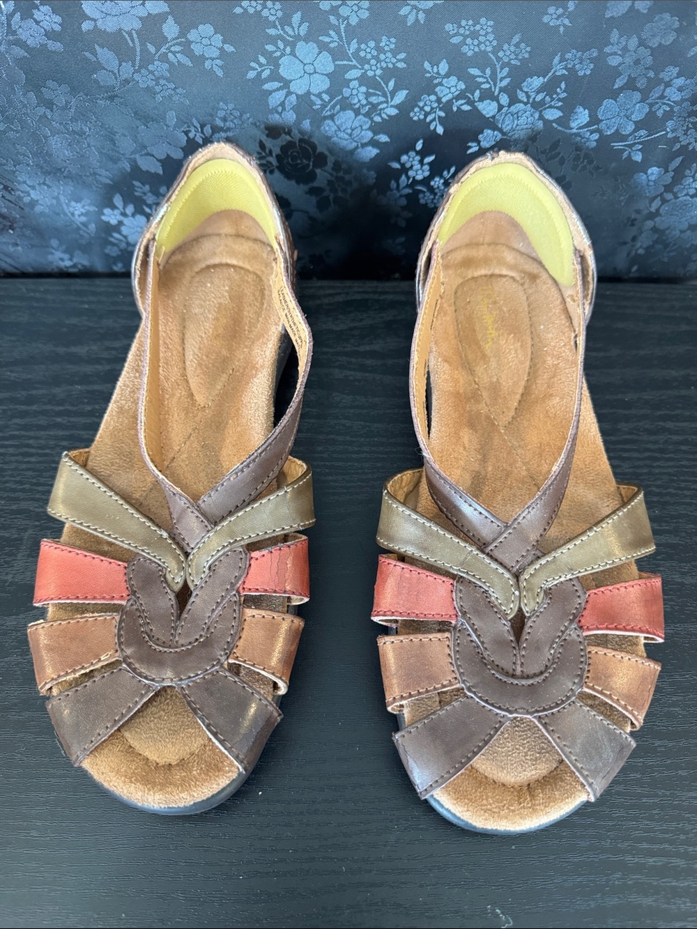 Thom McAn Brown Tan Olive and Red Leather Slingback Sandals